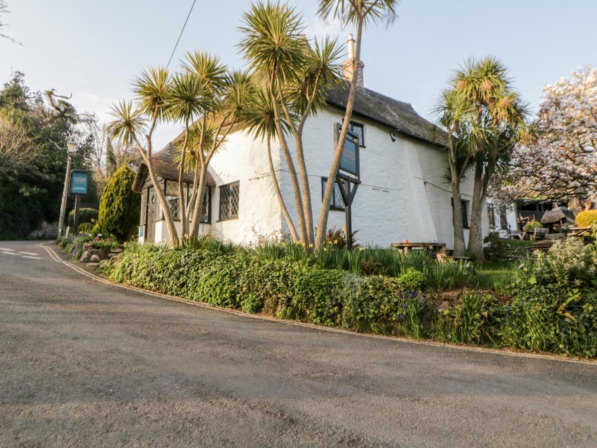 7 Oystercatcher Court * Torquay