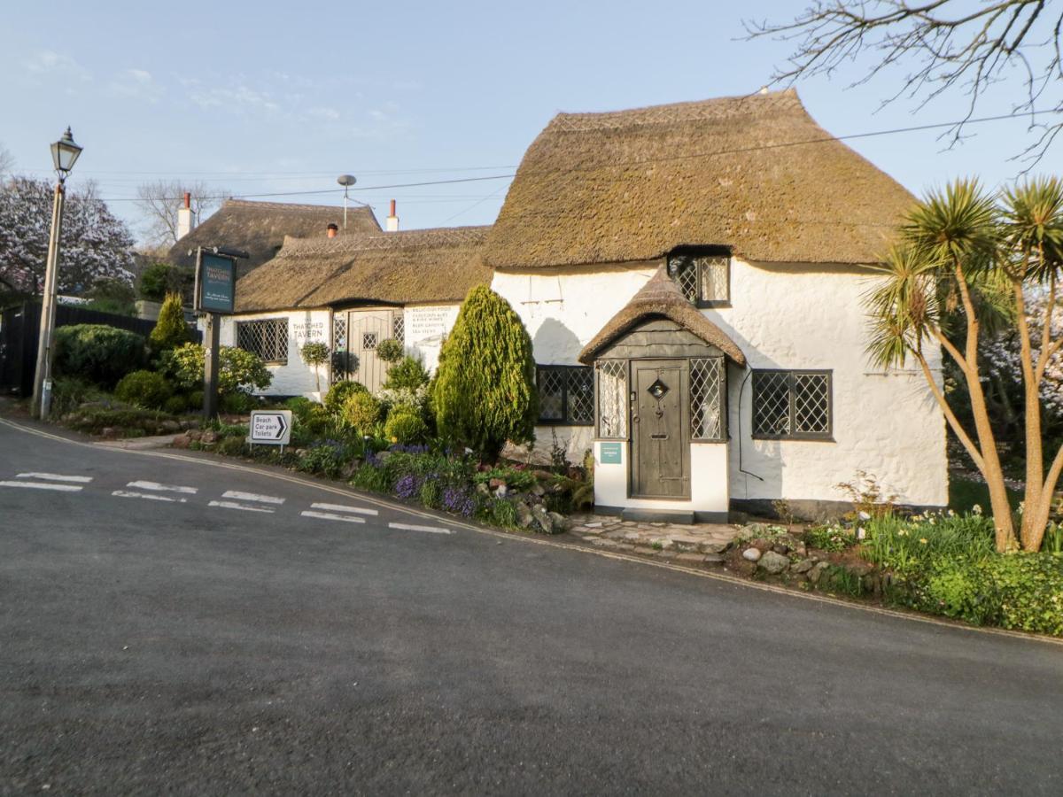 7 Oystercatcher Court